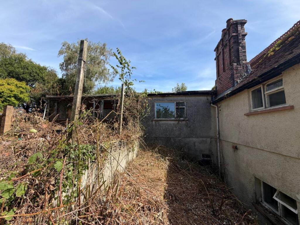 House in Swansea, Manordeilo and Salem - View 4