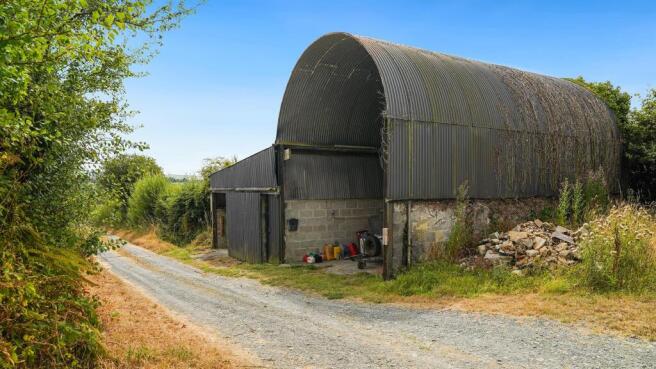 Dutch Barn w/ Lean To
