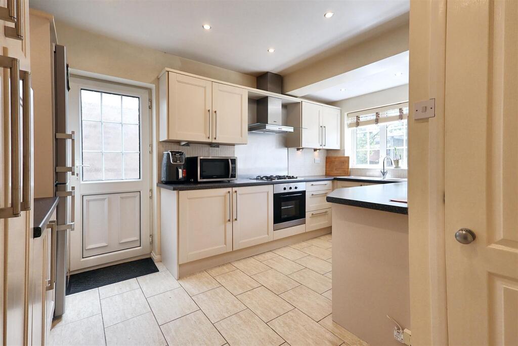 House in Nottingham, Sherwood - View 2
