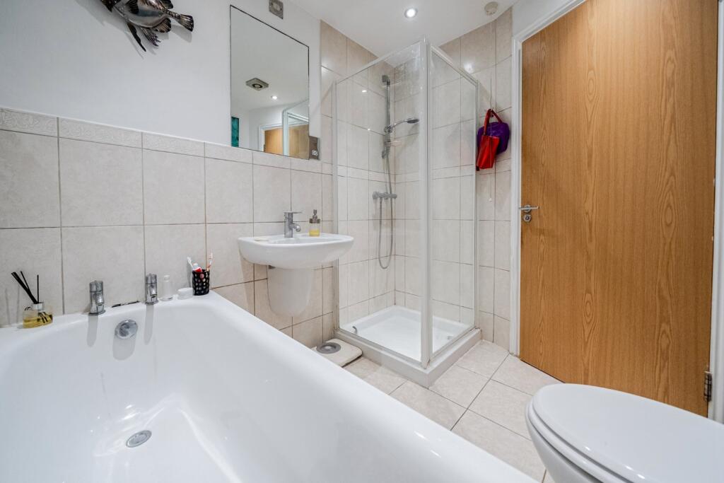 Apartment in London - More