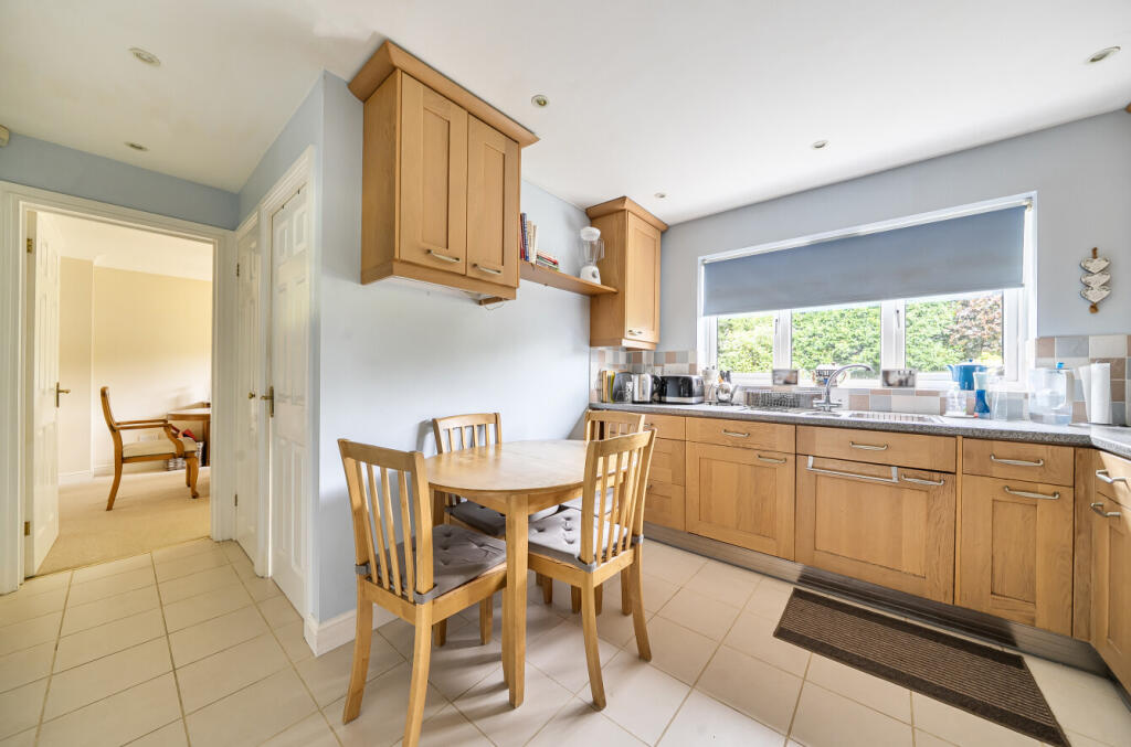 House in Winchester, Hampshire - View 4