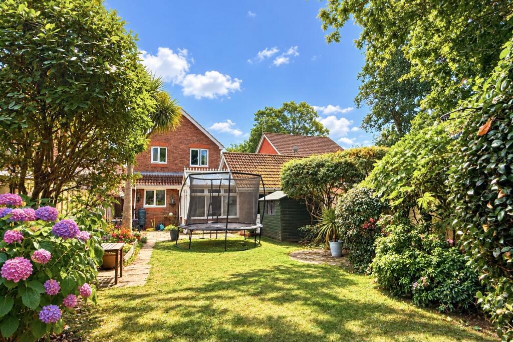 Taylor Way, VERWOOD, BH31 6LT