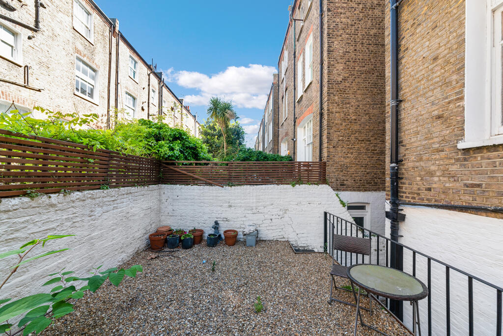 Apartment in London, West Kensington - View 5