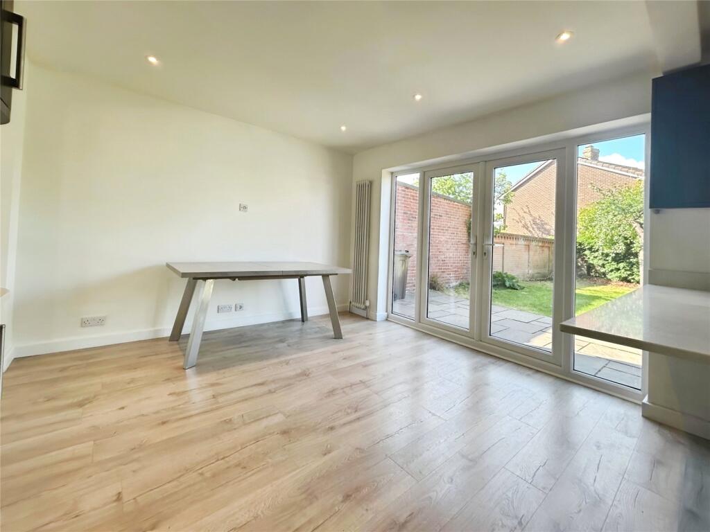 House in Swallowfield - View 4