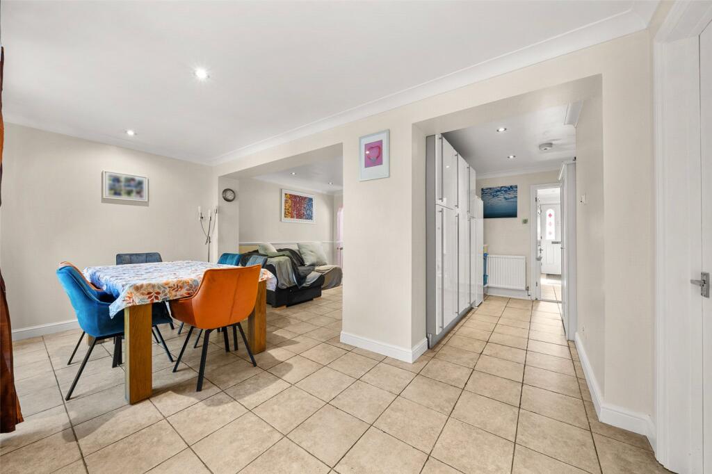 House in Bracknell - View 4