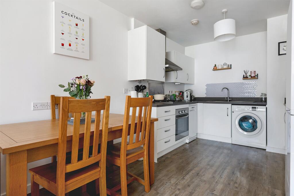 Apartment in Tandridge, Oxted - View 4