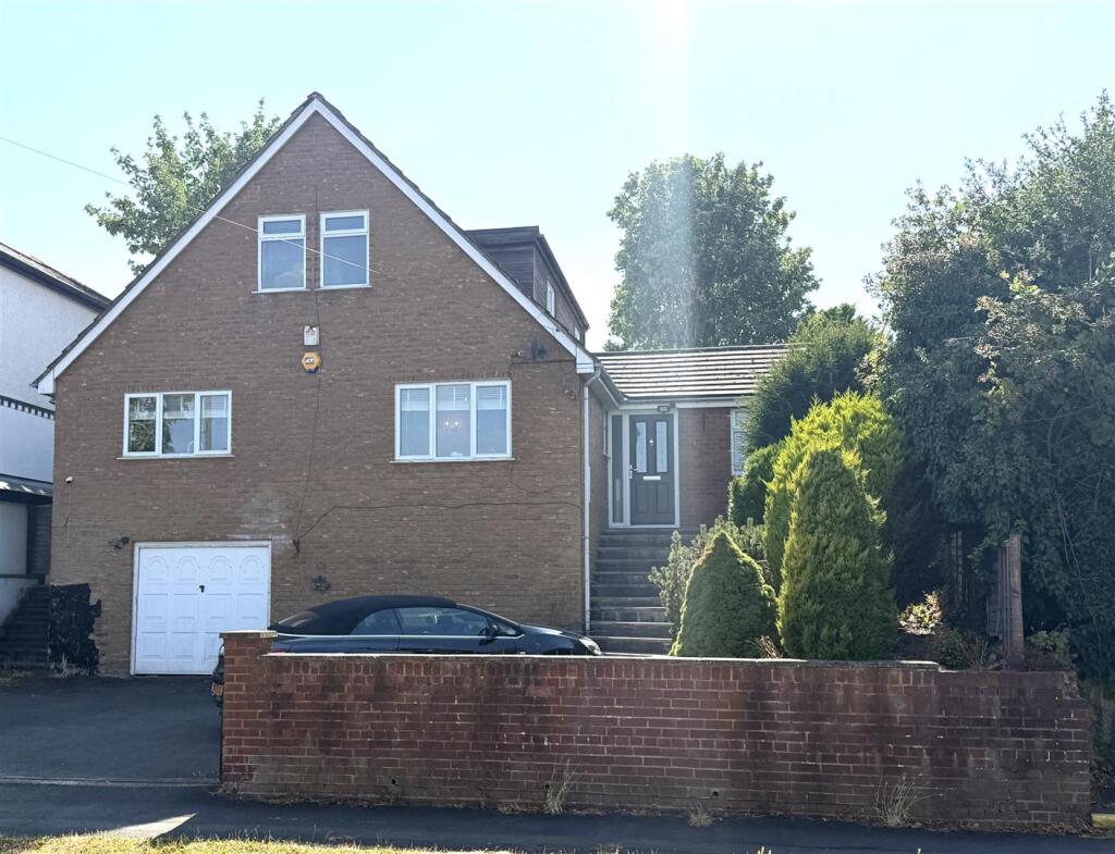 Main image of property: Greville Road, Warwick