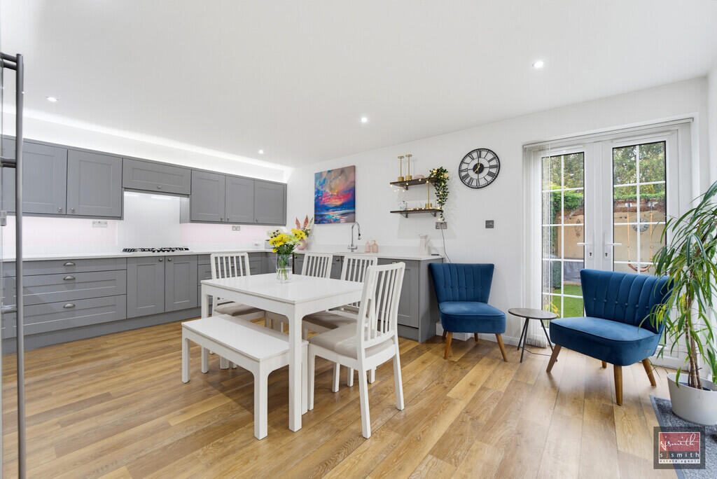 House in Spelthorne, Surrey - View 4