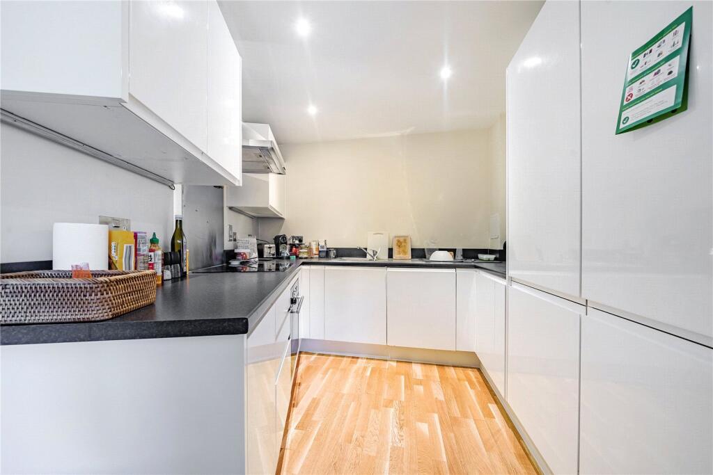 2-bed apartment on St. Annes Street, London, £375,000