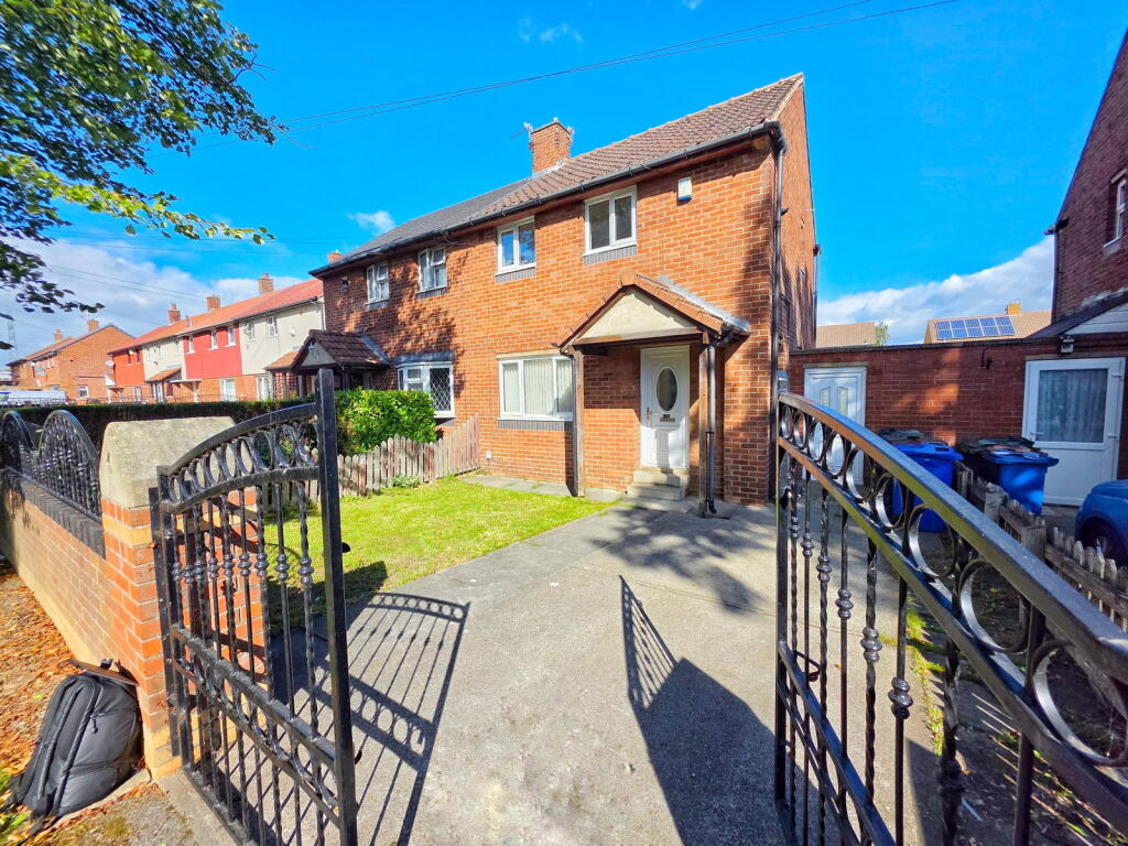 Main image of property: Lindhurst Road,Barnsley,S71 3DG