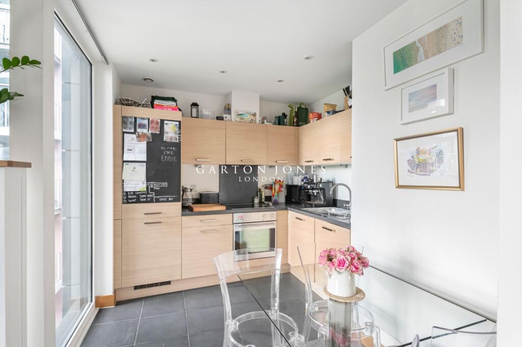Apartment in London - View 5