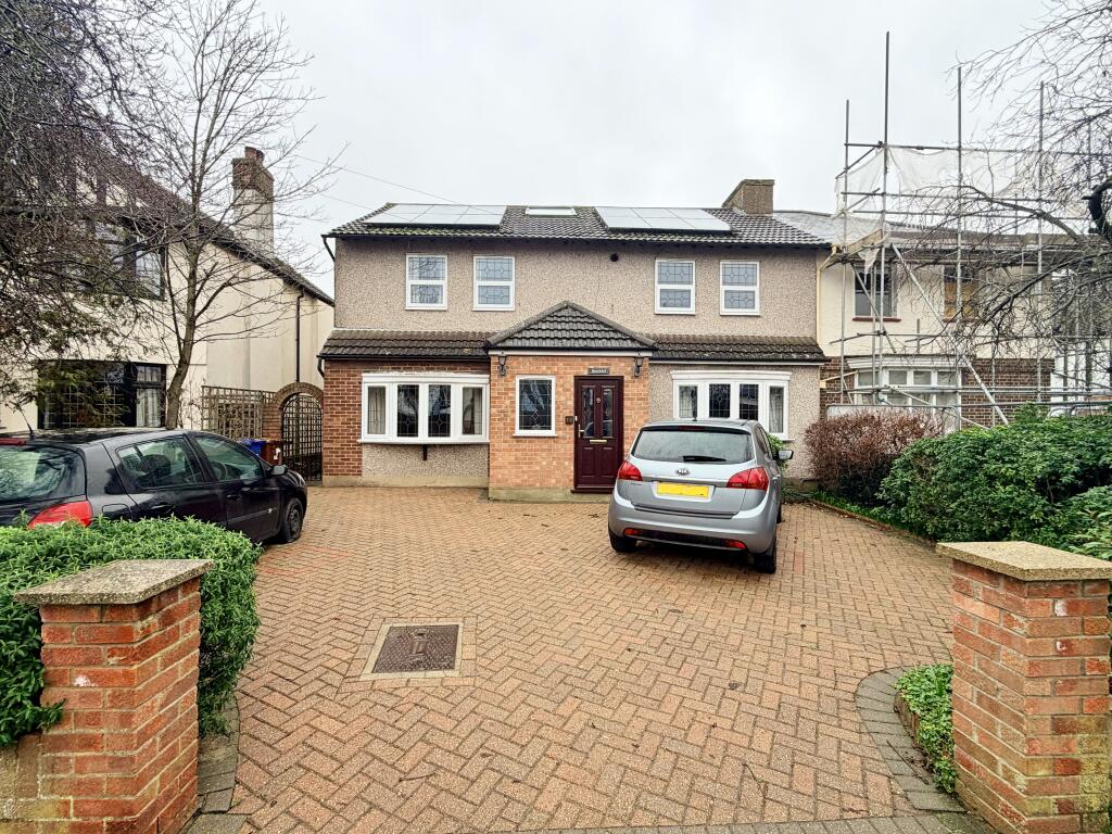 Main image of property: Chestnut Avenue, North Grays