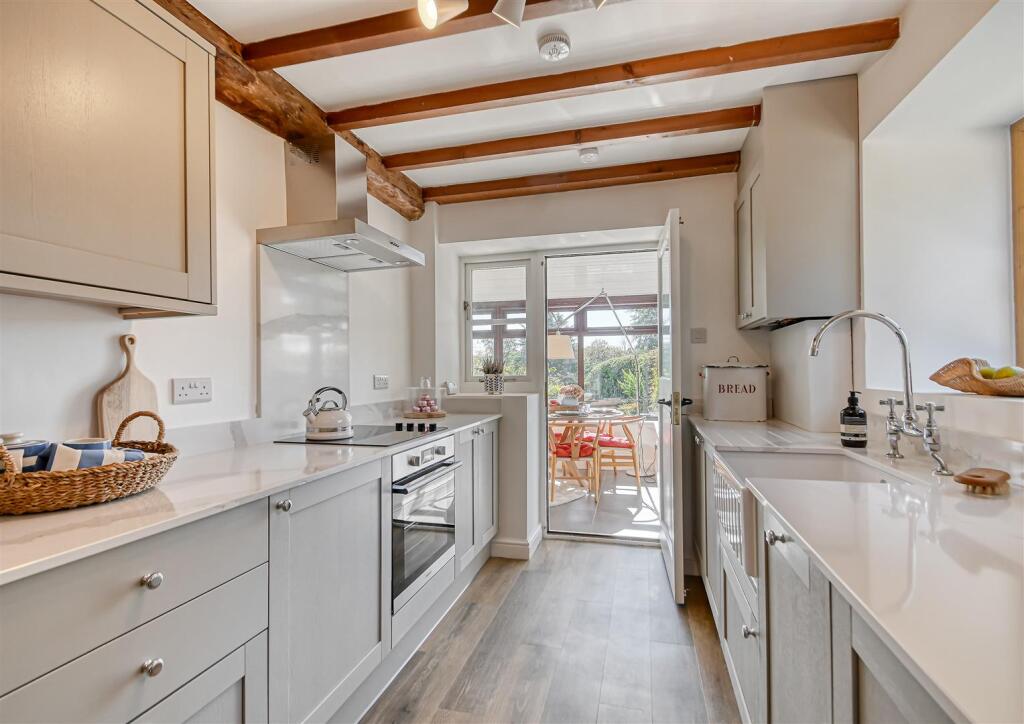 6 St. Johns Court, Ditton Priors, Bridgnorth photo 2