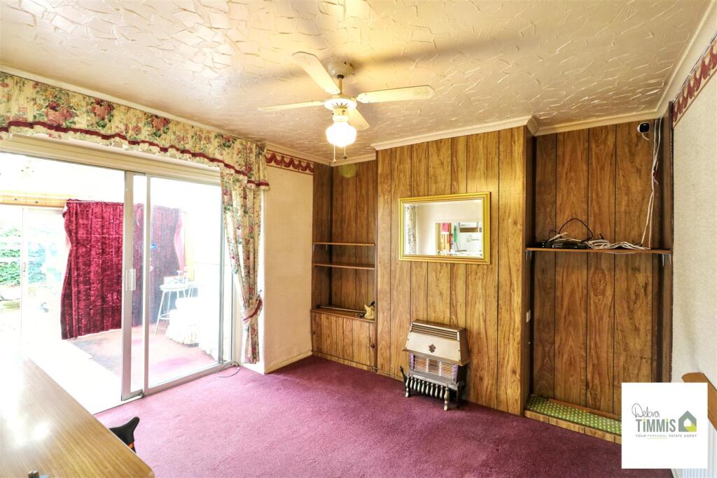 House in Stoke-on-Trent - More