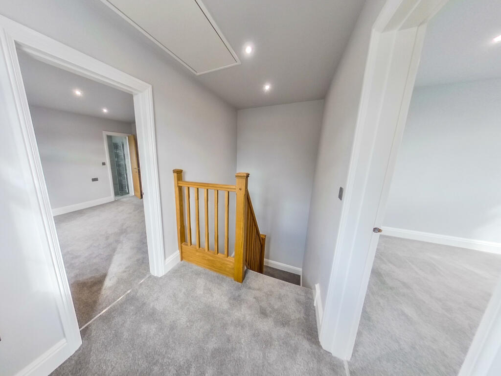 House in Twickenham - More