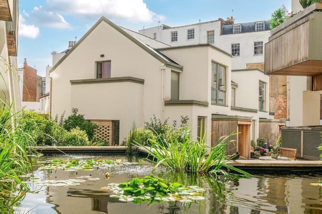 Main image of property: Clarence Street, Cheltenham, Gloucestershire, GL50