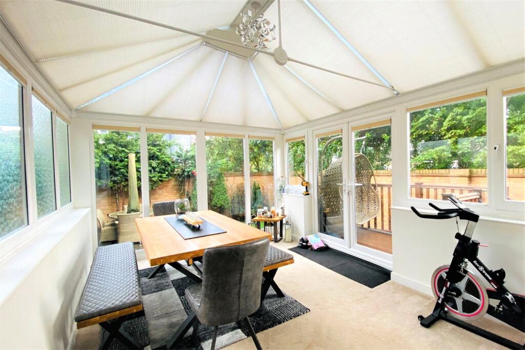 House in Runnymede, Egham Hythe - More