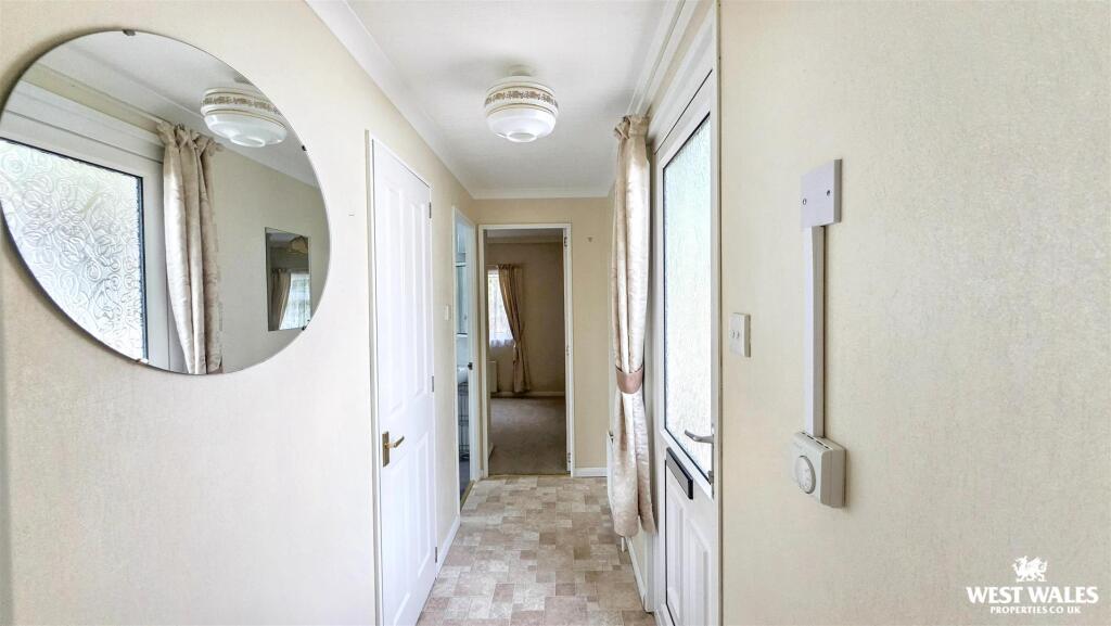 House in Haverfordwest, Withybush - View 5