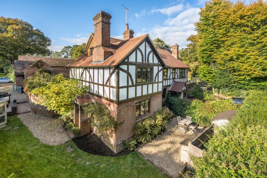 Main image of property: Petworth Road Chiddingfold GU8