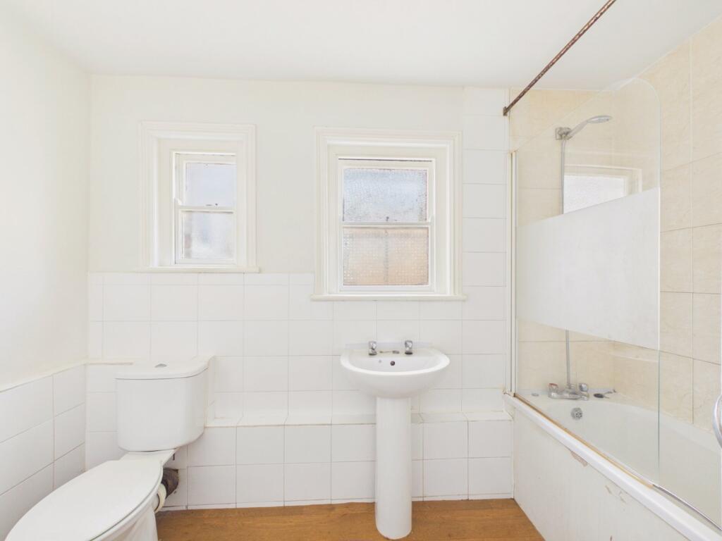 Apartment in Canterbury - View 4