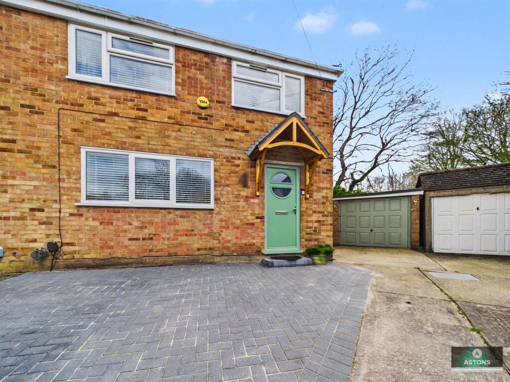 3-bed semi-detached on Hardy Close, Pound Hill, £475,000