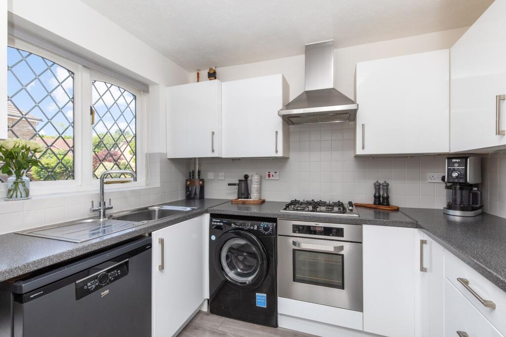 House in Horsham, Roffey, North Horsham - View 4