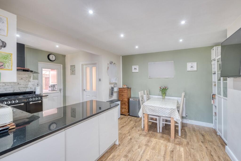 House in Worcester, St Peters, Nunnery Wood - View 4