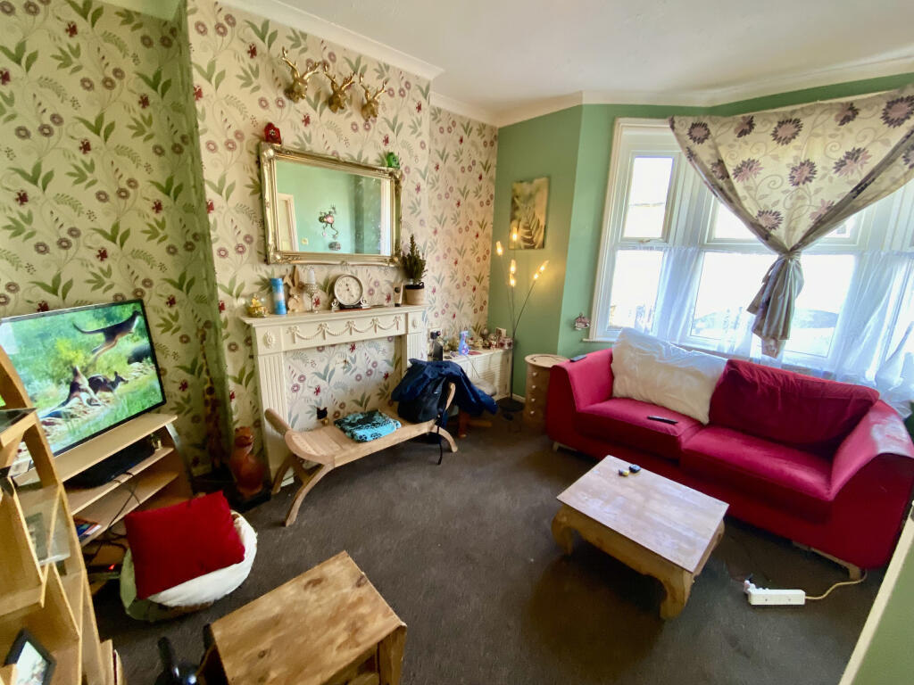 Yarborough Road, East Cowes, Isle of Wight photo 3