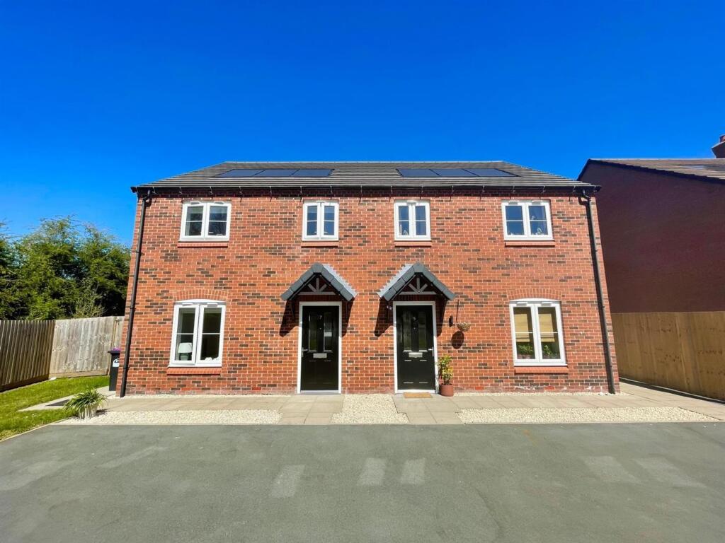 3-bed semi-detached on Signal Drive, Pontesbury, Shrewsbury, £145,000