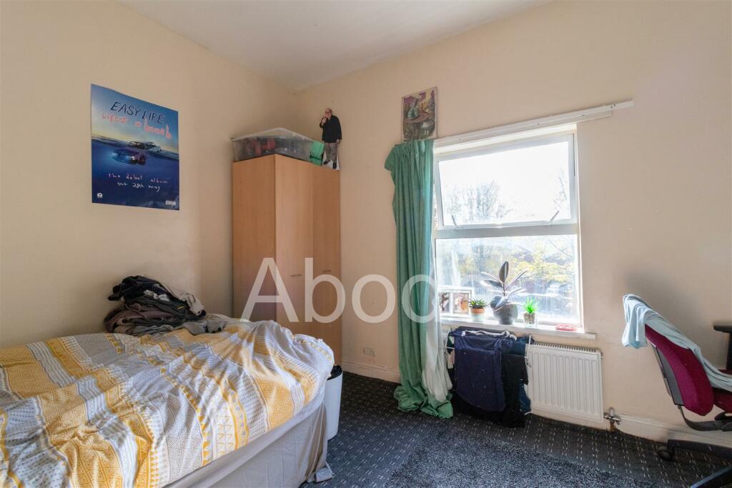 8 bedroom house for rent