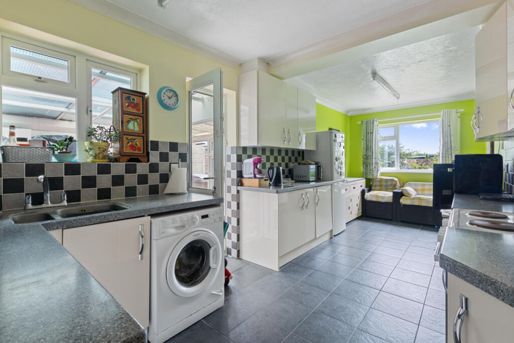 Sandymount Close, Bognor Regis, West Sussex - View 3