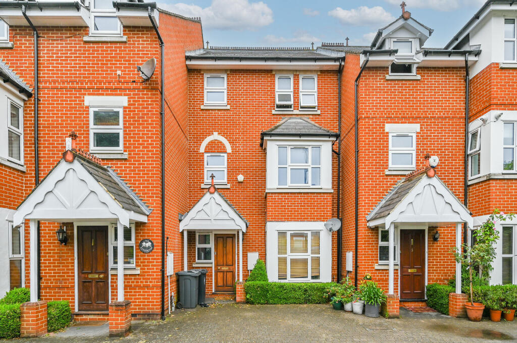 Main image of property: Sutton Court Road, Grove Park, London, W4