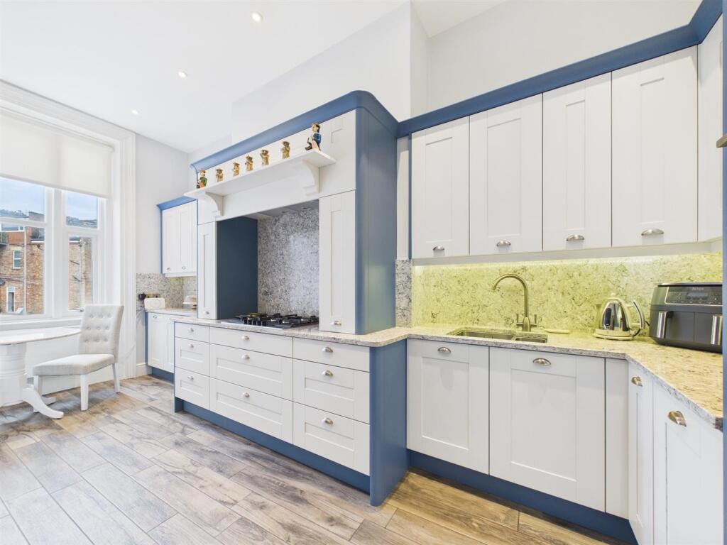 Apartment in North Tyneside, Cullercoats - View 4