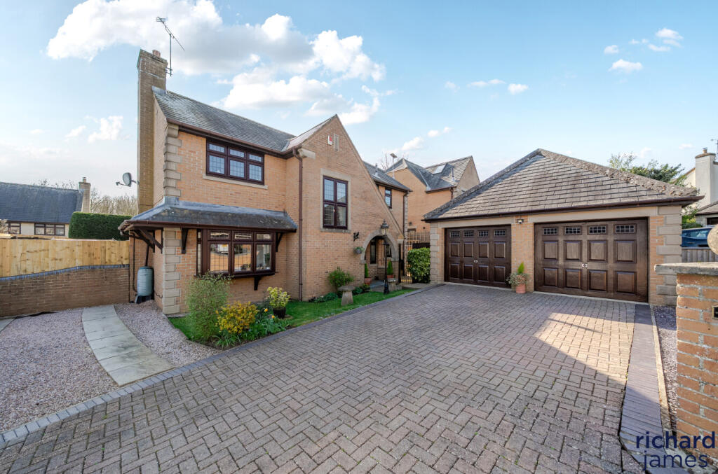 4-bed detached on Gartons Road, Middleleaze, Swindon, SN5, £625,000