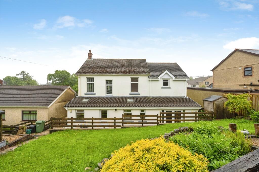 House in Swansea, Llanfihangel Aberbythych - View 2