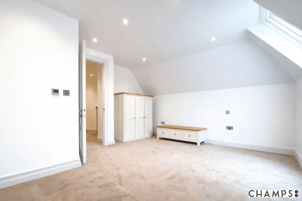 House in Twickenham - View 5