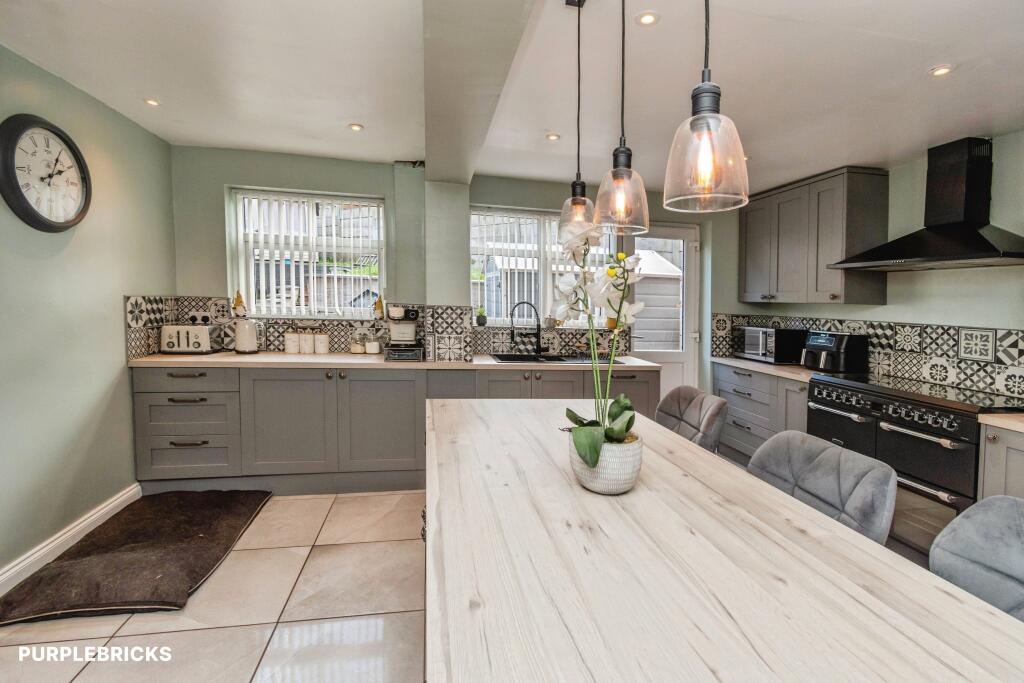 House in Wolverhampton, Woodcross - View 5
