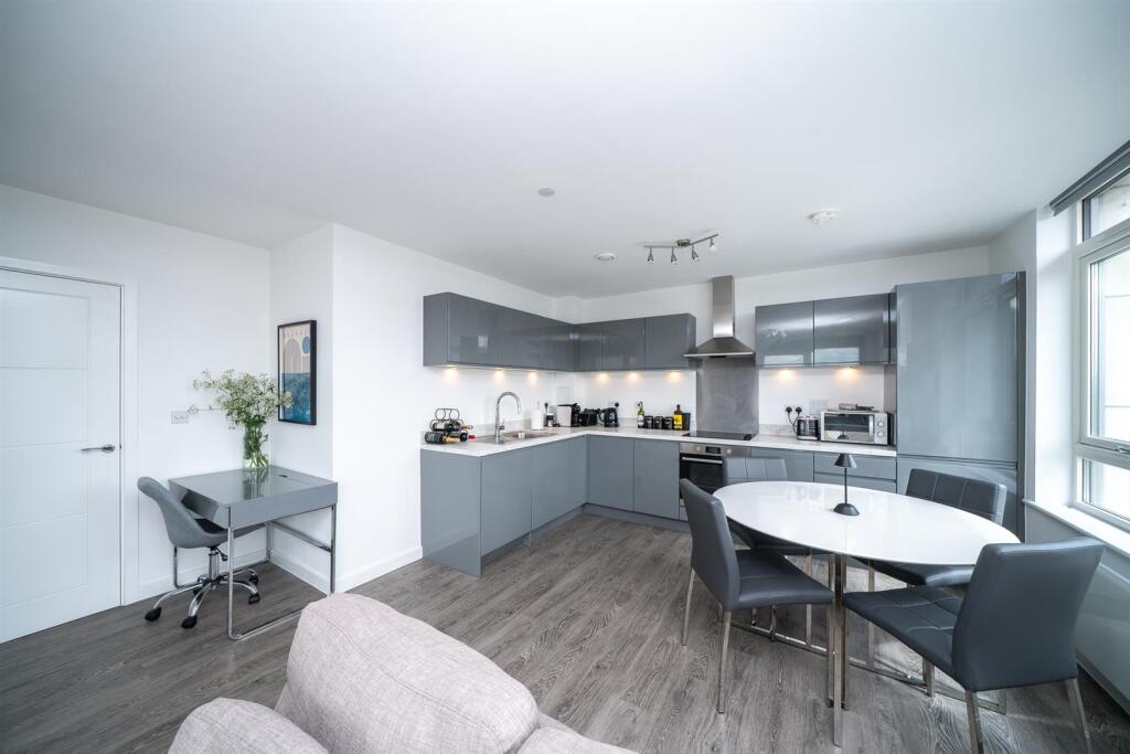 Verla House, Grosvenor Road, St. Albans – další