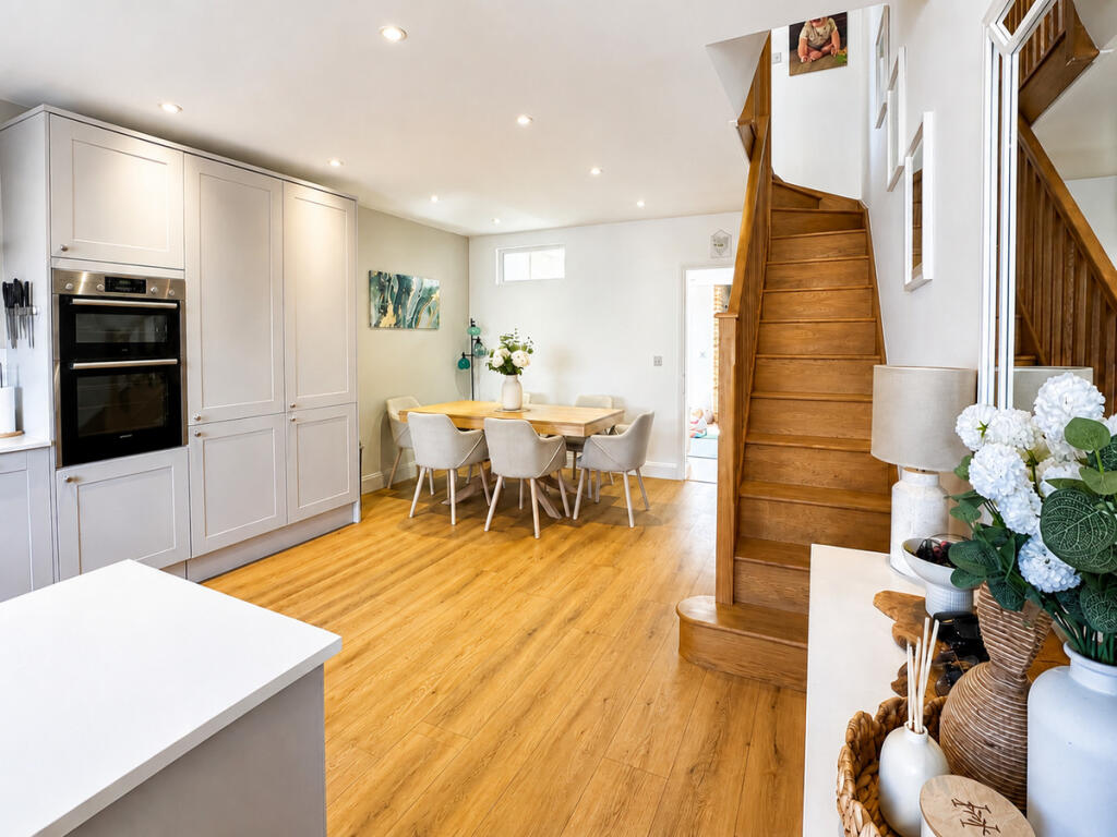 St Thomas Road, South Farmbridge photo 4