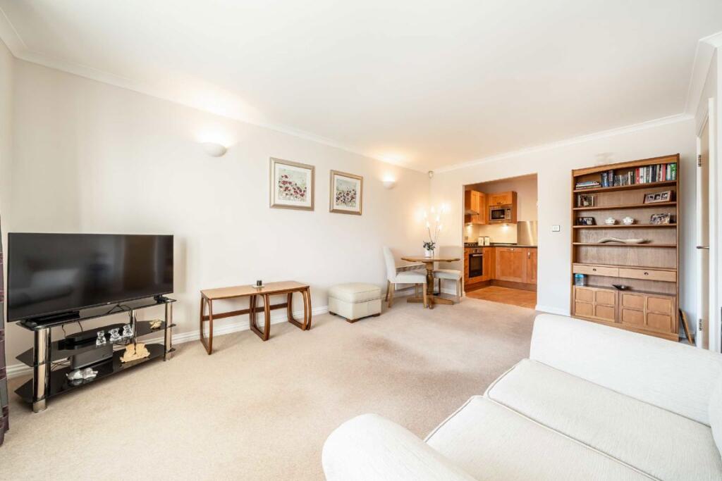Apartment in Twickenham - View 5