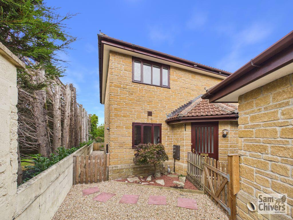 2-bed semi-detached on Somerset Way, Paulton, £259,950