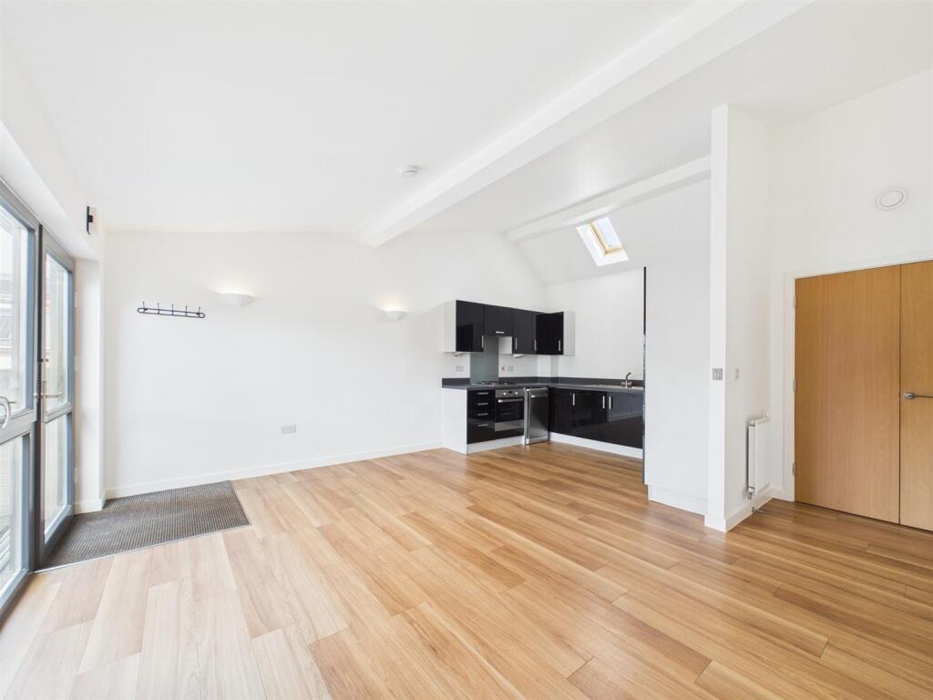 House in Bristol, Hanham Hall, Hanham Abbots - View 3