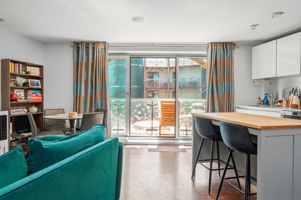 Main image of property: Islington on the Green, 12A Islington Green, Angel, Islington, London, N1