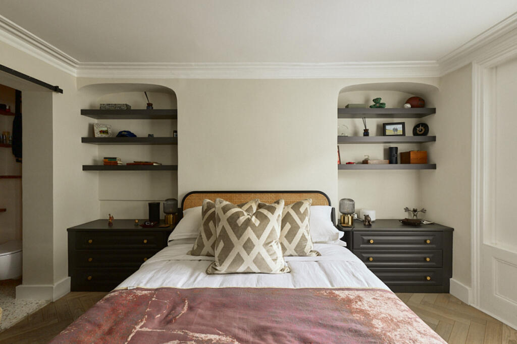 Apartment in London - More