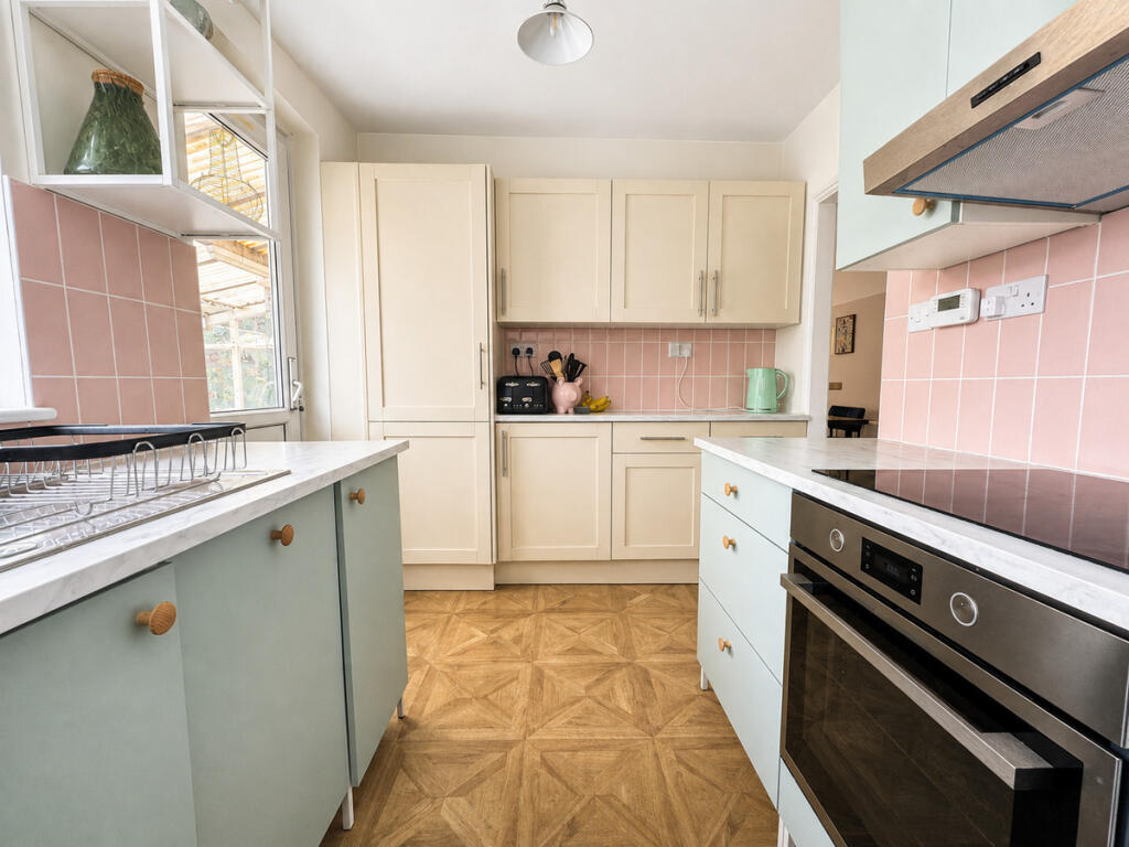 House in Southend-on-Sea - View 3