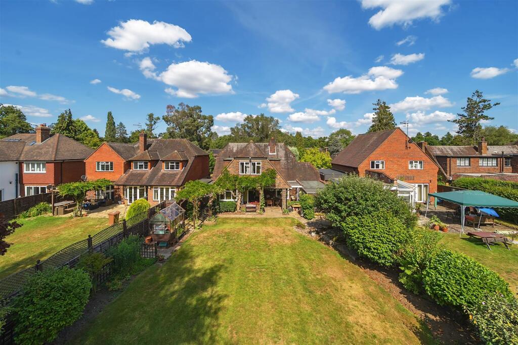 Linersh Wood Close, Bramley, Guildford photo 3
