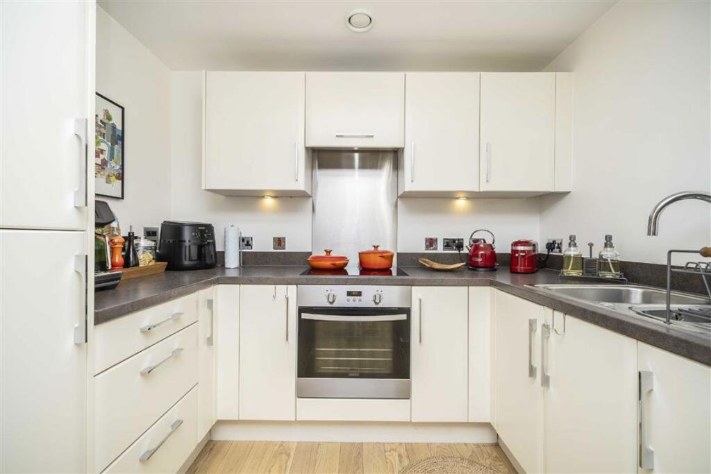 Apartment in London - View 4