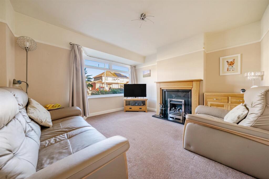House in Chippenham, Monkton, Pewsham - More