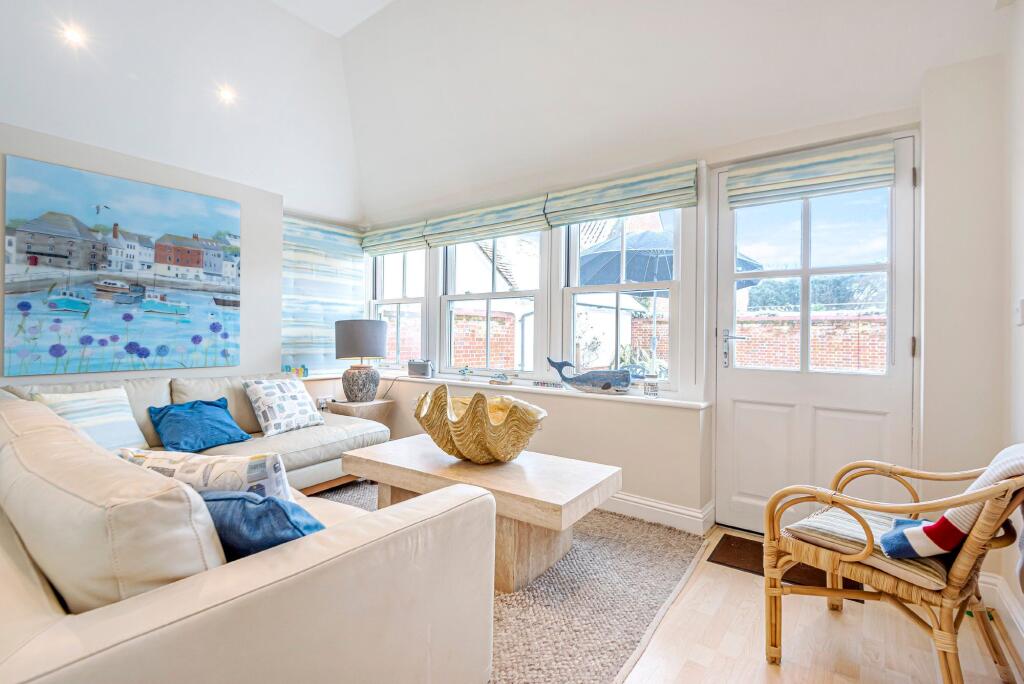 Elegant Coastal Home in Thornham photo 2