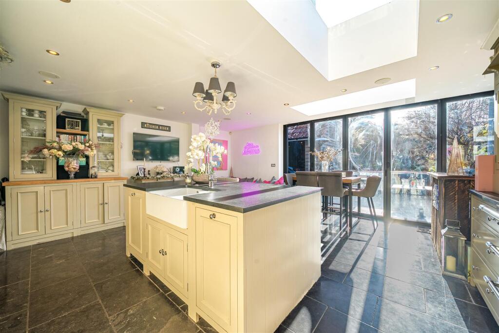 Braybrooke Road, Wargrave, Reading, Berkshire, RG10 photo 3